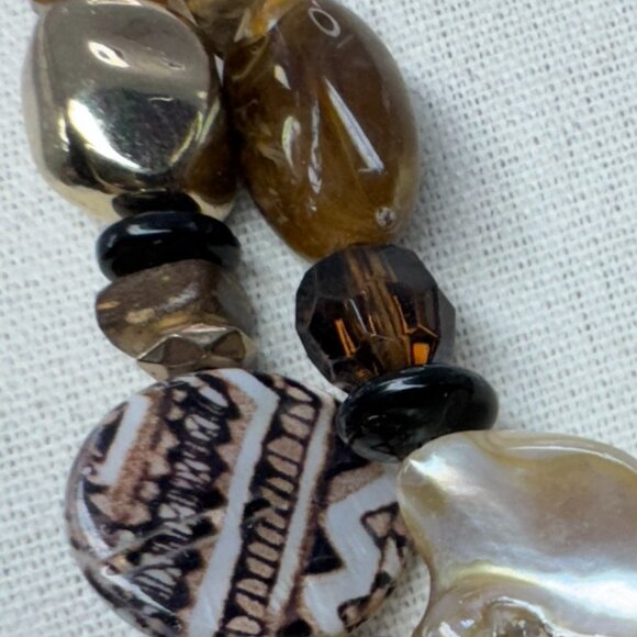 Gold Tone 2 Strands Mix Beads Necklace Glass, Mother of Pearl Brown & White - Picture 5 of 6